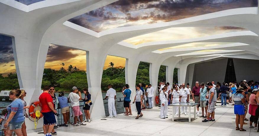 Small Group Pearl Harbor and Oahu Island Tour From Honolulu Airport