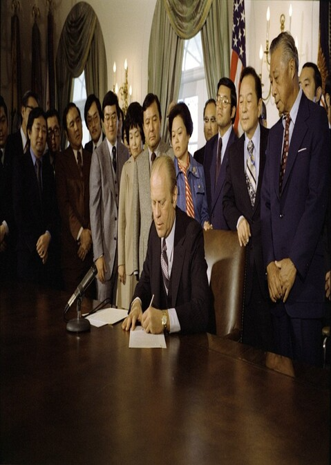 Group photo with other politicians